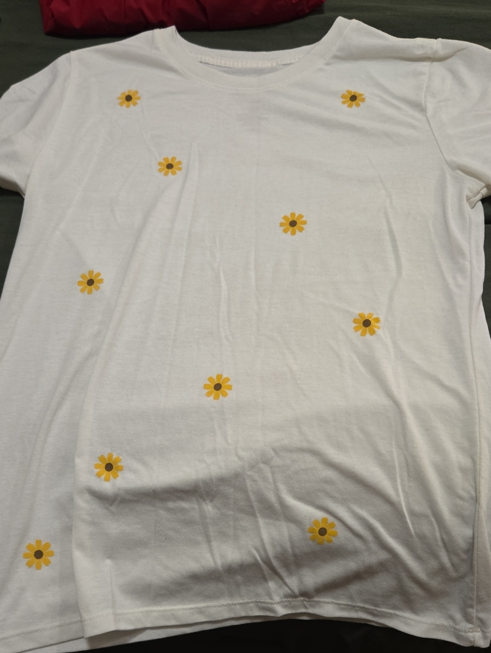 White Daisy Print Tee Size Small